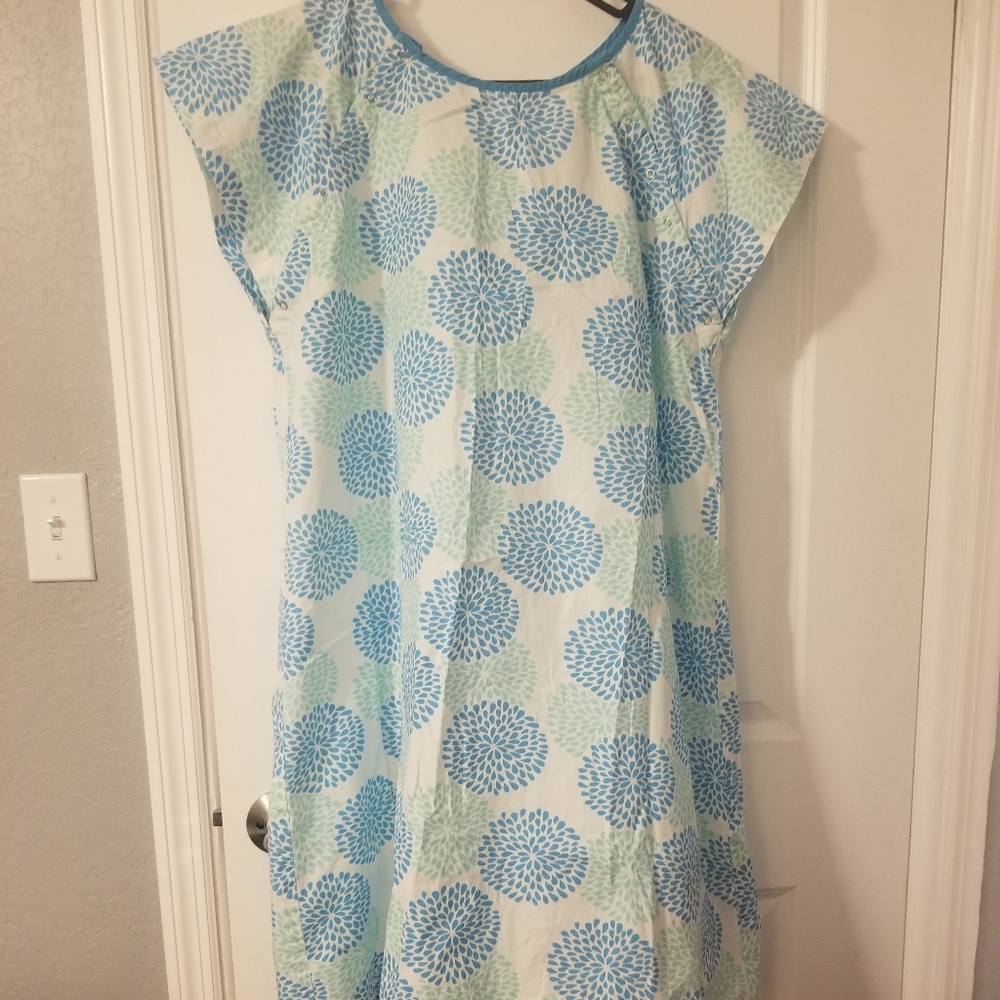 Birthing hospital gown